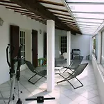 Aloa Apartment *