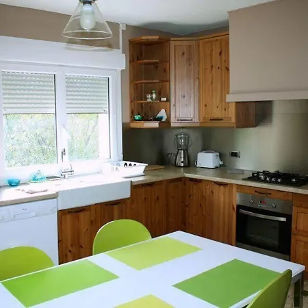 Aloa Apartment *